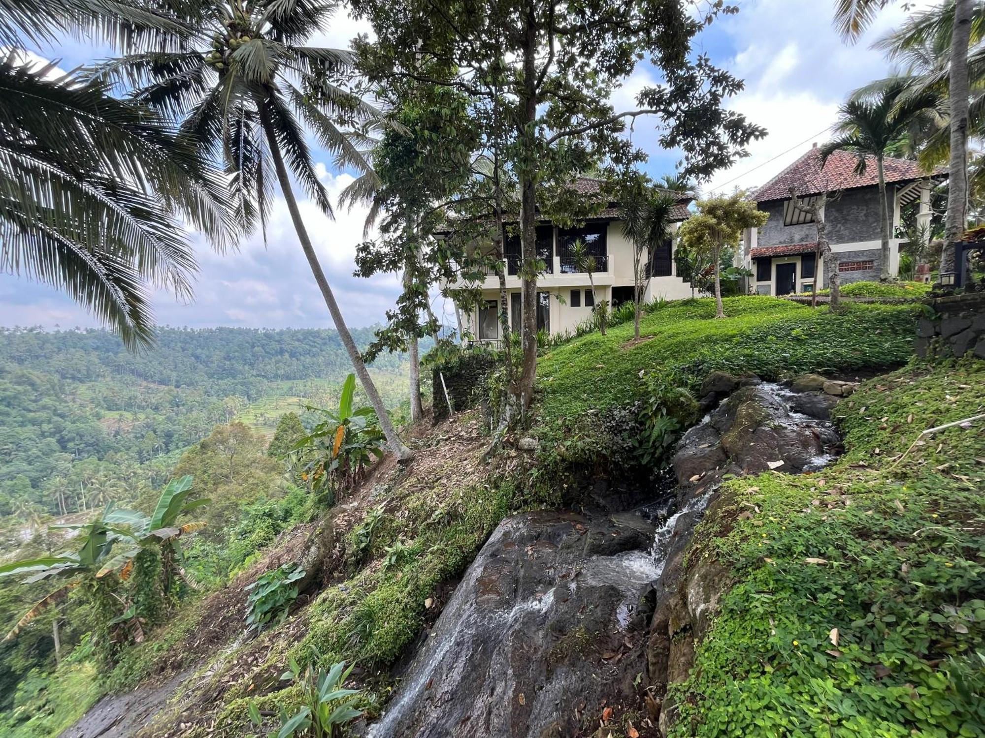 Hotel Domisili Ijen Cliff By Fays Hospitality Banyuwangi  Zewnętrze zdjęcie